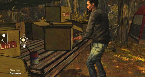 Po przesunięciu ich będziesz mógł spojrzeć na pudło z mleczarni (Examine: Dairy Box) - 3 - Thank you for shopping at Save Lots! - W poszukiwaniu bandytów | Epizod II - Starved for Help - The Walking Dead - poradnik do gry