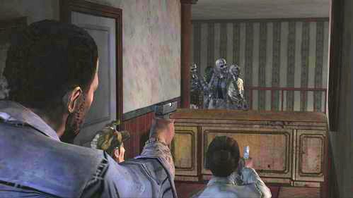 Grupa schroni się w korytarzu, gdzie po chwili zaczną pojawiać się zombie - 2 - Siege | Epizod V - No Time Left | Solucja The Walking Dead - The Walking Dead - poradnik do gry