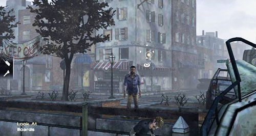 Możesz zerknąć na zabite deskami okna (Look At: Boards), a także na zatopioną łódź obok Kennyego (Look At: Sunken Boat), wrak pickupa po prawej (Look At: Truck) i powitalny transparent po lewej (Look At: Banner) - 2 - Down By The River | Epizod IV - Around Every Corner | The Walking Dead - The Walking Dead - poradnik do gry