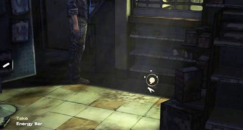 Następnie spójrz w głąb ekranu, na drzwi - 5 - Its Just One Bullet - W aptece | Epizod I - A New Day | The Walking Dead - The Walking Dead - poradnik do gry