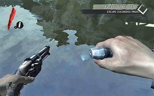 Przejdź przez dziurę w ścianie i wskocz do wody, nie martwiąc się o upadek z dużej wysokości - Ucieczka z więzienia Coolridge - dotarcie do kanałów | Misja 1 - Dishonored - Dishonored - poradnik do gry