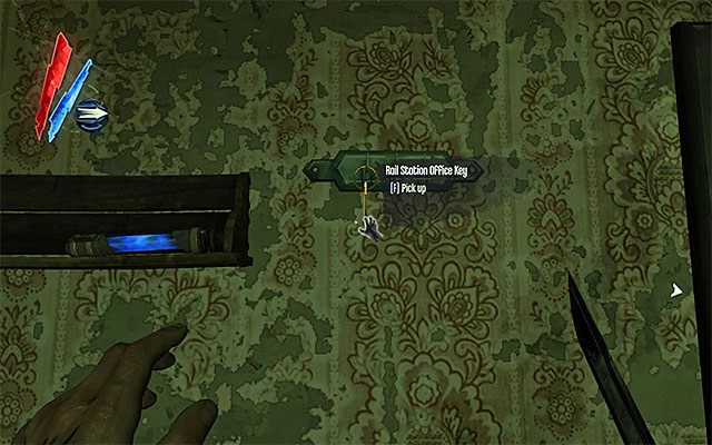 Jeżeli nie chcesz ryzykować zbliżania się do zabójców, to potrzebny klucz do dworca kolejowego (rail station office key) możesz też na szczęście pozyskać w inny sposób - Przedostanie się do centralnego Rudshore | Misja 7 - The Flooded District - Dishonored - poradnik do gry