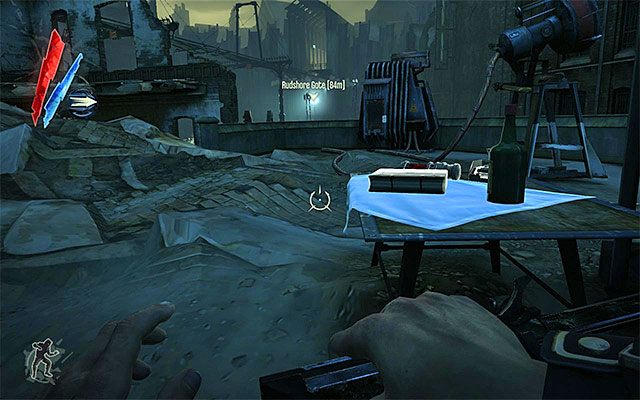 Pewną ciekawostką jest to, że gra zapewnia możliwość odwrócenia uwagi wrogów na szczudłach - Zbadanie obszaru wokół ściany kwarantanny | Misja 7 - The Flooded District - Dishonored - poradnik do gry