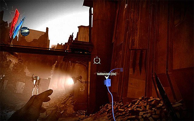 Po dostatecznym zbliżeniu się do ściany światła musisz użyć mocy Blink (teleportacja) do przeniesienia się na przylegający do niej górny balkonik - Przedostanie się przez ścianę kwarantanny | Misja 7 - The Flooded District - Dishonored - poradnik do gry