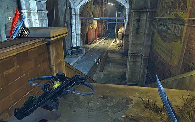 Mniejszy oczywisty wariant zachowania to wybranie bocznych alejek i jest to powiązane z opcjonalnym celem rozgrywanej misji - Przedostanie się przez drugą ścianę światła | Misja 2 - High Overseer Campbell - Dishonored - poradnik do gry