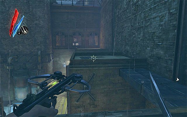 Jeśli zaś chodzi o eksplorację podwórza, proponuję rozpocząć od budynku zlokalizowanego po lewej stronie, do którego wnętrza możesz przedostać się przechodząc po okolicznych dachach (powyższy screen) - Zbadanie podwórza | Misja 2 - High Overseer Campbell | Dishonored - Dishonored - poradnik do gry