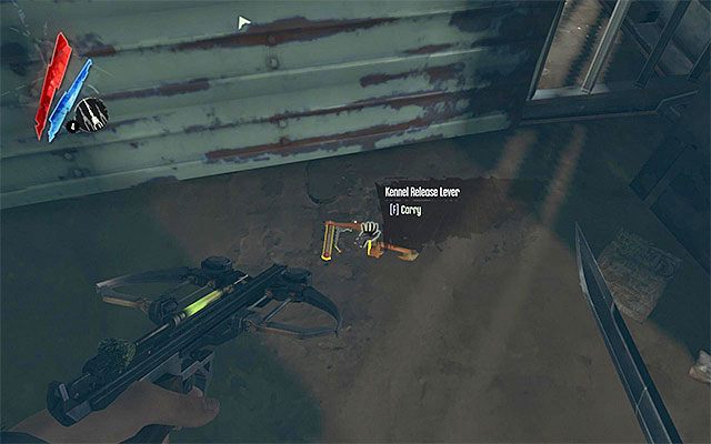 Lista możliwych do odnalezienia w psiarni rzeczy jest dość pokaźna, obejmując żywność, złoto, bełty, dwie pułapki sprężynowe (spring razor), naboje, eliksir zdrowia Sokolova, duchowe remedium Piero, ostrzeżenie (Do Not Use This Lever), notatkę (Sick Hound), list (Loot Cache) oraz trzy książki - Przedostanie się do budynku Nadzorcy Campbella | Misja 2 - High Overseer Campbell - Dishonored - poradnik do gry