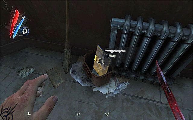 Na pierwszym piętrze pubu do odnalezienia są eliksir zdrowia Sokolova oraz ukryte w pomieszczeniu 202 plany prototypowego urządzenia (Prototype Blueprints), dzięki którym odblokujesz kilka pobocznych zadań związanych z postaciami Piero i Sokolova - Eksploracja pubu | Misja 8 - The Loyalists | Dishonored - Dishonored - poradnik do gry