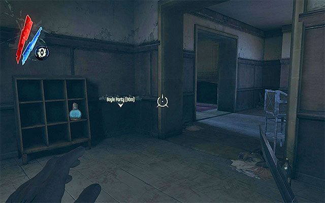 Rozejrzyj się na parterze za złotem i następnie wyrusz po schodach na górę - Zbadanie okolic posiadłości Boyleów | Misja 5 - Lady Boyles Last Party - Dishonored - poradnik do gry
