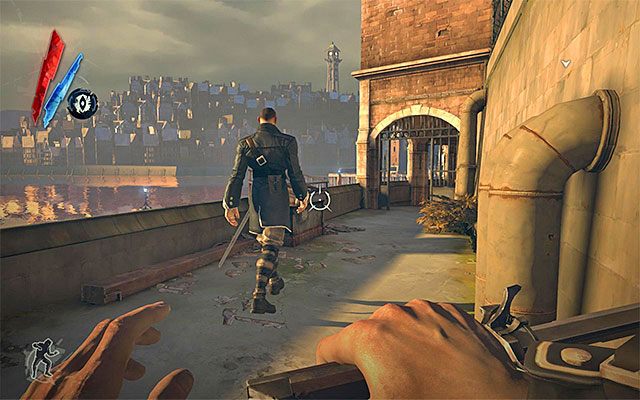 Możesz także wybrać lewą ścieżkę, czyli tę, którą wybrał jeden z wartowników po zakończeniu rozmowy z Pratchettem - Dotarcie do mostu zwodzonego | Misja 4 - The Royal Physician | Dishonored - Dishonored - poradnik do gry