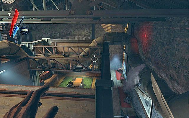 Wspomniane wyżej ściany światła możesz ominąć na wiele różnych sposobów, jak chociażby przechodząc po rurach czy docierając z pomocą mocy Blink (teleportacja) do pomieszczeń na piętrze czy nawet ich górnych części - Zbadanie domu Sokolova | Misja 4 - The Royal Physician | Dishonored - Dishonored - poradnik do gry