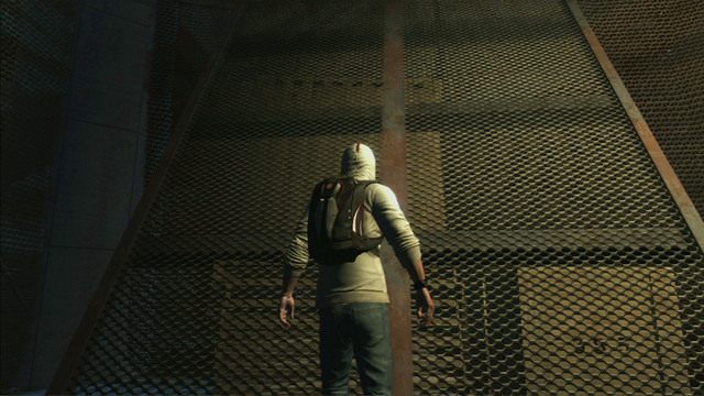 Aby wejść jeszcze wyżej, wdrap się na przechyloną siatkę, a następnie kieruj cały czas w prawo - Sekwencja 5 - Pierwsze źródło energii | Solucja Assassins Creed 3 - Assassins Creed 3 - poradnik do gry