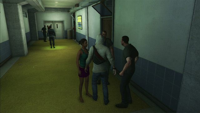 Kolejne piętro patroluje jeden z pracowników Abstergo - Sekwencja 8 - Drugie źródło energii | Solucja Assassins Creed 3 - Assassins Creed 3 - poradnik do gry