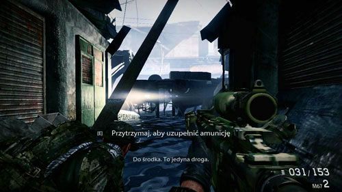 Biegnij za Motherem do czerwonej bramy, którą po chwili otworzy - 05 - Przypływ zmian - Kampania - Medal of Honor: Warfighter - poradnik do gry