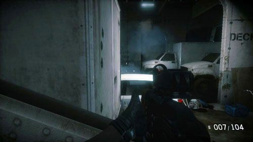 Cel: Dostań się do maszynowni - 12 - Nocne spotkanie - Kampania - Medal of Honor: Warfighter - poradnik do gry