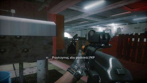 Idź wzdłuż stołu i wychyl się w lewo - 12 - Nocne spotkanie - Kampania - Medal of Honor: Warfighter - poradnik do gry