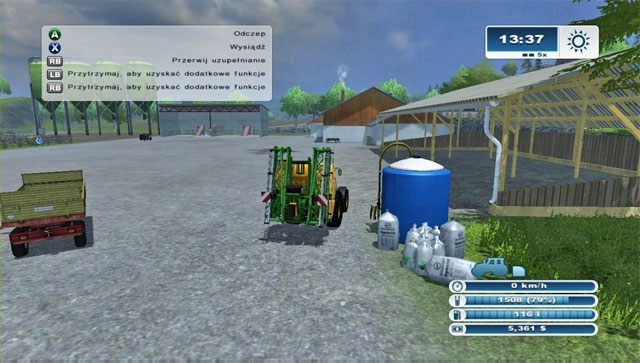 Po zakupie opryskiwacza musisz go napełnić na farmie. - Pierwsze opryski | Pierwsze kroki w Farming Simulator 2013 - Farming Simulator 2013 - poradnik do gry