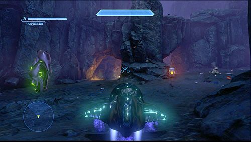 Kiedy zabijesz wszystkich wrogów w polu widzenia wróć do Ghosta i zleć na dół - Odnajdź drugi pylon | Prekursor - Kampania | Halo 4 - Halo 4 - poradnik do gry