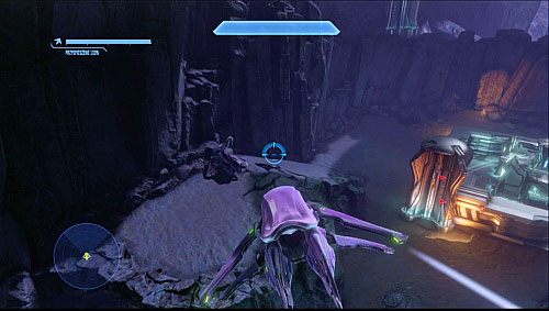 W razie potrzeby po lewej stronie, na półce skalnej, znajduję się jeszcze jeden Banshee - Zniszcz trzy rdzenie zasilające II | Prekursor - Kampania | Halo 4 - Halo 4 - poradnik do gry