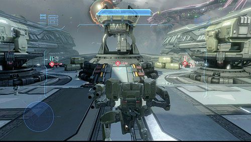 Kiedy wyjedziesz windą na zewnątrz, zniszcz trzy cele pokazane na obrazku, uważając na przeciwników - Zniszcz źródła zakłóceń | Infinity - Kampania | Halo 4 - Halo 4 - poradnik do gry