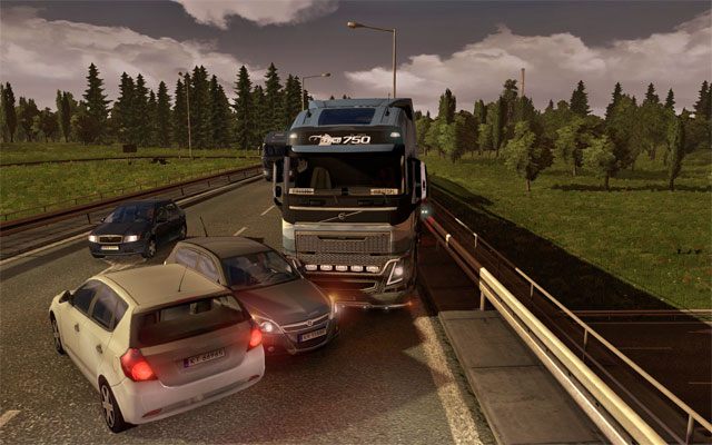 Zdarzają się jednak bardziej oryginalne sytuacje, w których ciężko jest wybrnąć - ETS2: Wypadek i wezwanie pomocy drogowej - Euro Truck Simulator 2 - poradnik do gry