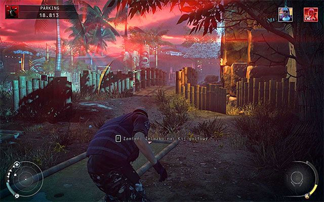 Jeśli z kolei wybrałeś jeden z niższych poziomów trudności, to lepiej jest przejść po pokazanym na powyższym screenie prawym mostku - Zamordowanie Heather McCarthy (Parking) | 14 - Atak Świętych - Hitman Absolution - poradnik do gry