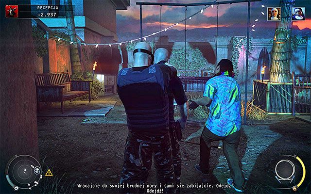 Niedaleko od recepcji powinieneś zauważyć drugiego cywila, który został złapany przez żołnierza Agencji - Zbadanie recepcji (Recepcja) | 14 - Atak Świętych | Solucja Hitman Rozgrzeszenie - Hitman Absolution - poradnik do gry