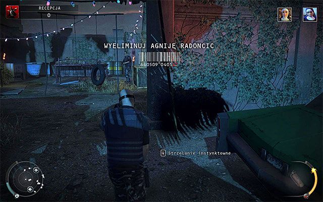 Jeżeli nie zdążysz od razu zająć się Dijaną, to przystąpi ona do podróżowania pomiędzy recepcją i widoczną w oddali stacją benzynową - Zamordowanie Dijany i Agniji Radoncic (Recepcja) | 14 - Atak Świętych - Hitman Absolution - poradnik do gry