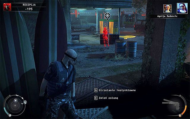 Docelowo powinieneś znaleźć się w pokazanym na powyższym screenie miejscu, z którego będziesz widział Agniję Radoncic - Zamordowanie Dijany i Agniji Radoncic (Recepcja) | 14 - Atak Świętych - Hitman Absolution - poradnik do gry