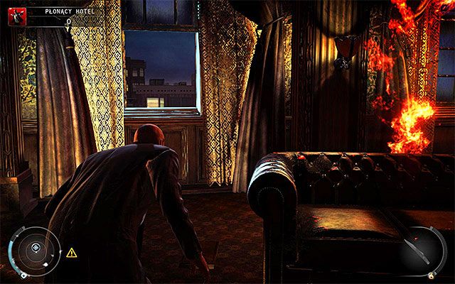 Misja ta rozpoczyna się w płonącym pomieszczeniu hotelowym - Płonący hotel | 4 - Uciekaj, by przeżyć | Solucja Hitman Rozgrzeszenie - Hitman Absolution - poradnik do gry
