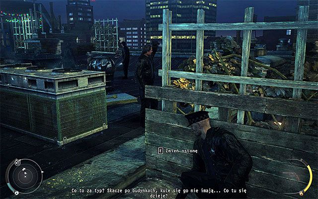 Ostrożnie przesuwaj się w lewo, korzystając z opcji automatycznego przeskakiwania między sąsiadującymi ze sobą zasłonami - Gołębnik | 4 - Uciekaj, by przeżyć | Solucja Hitman Rozgrzeszenie - Hitman Absolution - poradnik do gry