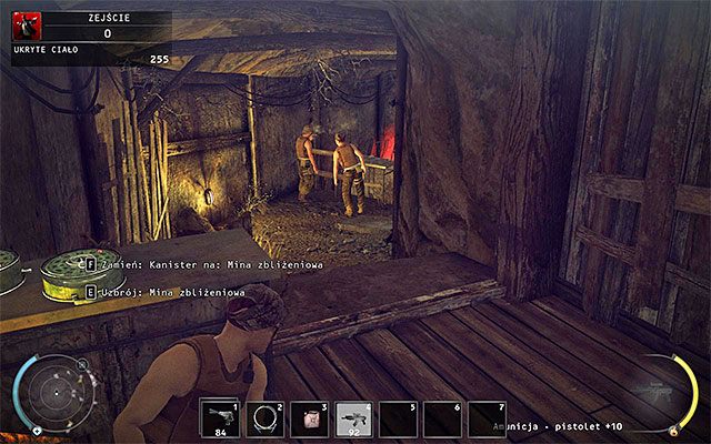 Nie śpiesz się, bo na lewo od okiennicy w zależności od ustawionego poziomu trudności spotkasz jednego lub dwóch nowych wartowników - Dotarcie do jaskiń (Zejście) | 11 - Dexter Industries | Hitman Rozgrzeszenie - Hitman Absolution - poradnik do gry