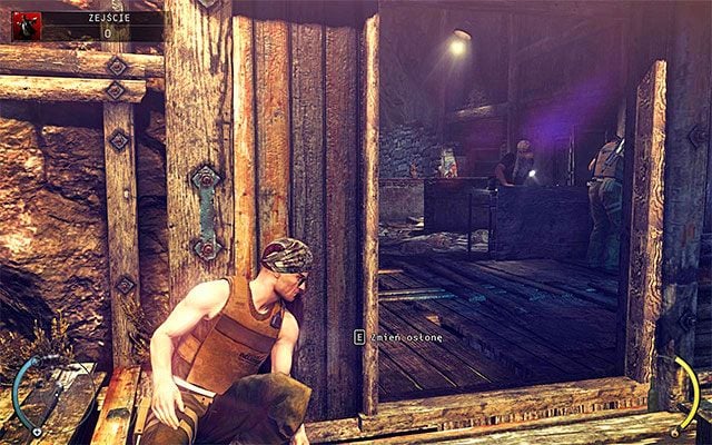 Udaj się w stronę schodów, docierając po kilku chwilach do interaktywnego gzymsu - Dotarcie do jaskiń (Zejście) | 11 - Dexter Industries | Hitman Rozgrzeszenie - Hitman Absolution - poradnik do gry