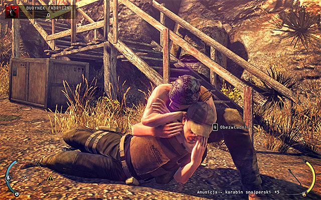 Wyjdź po schodach na górę i wyrusz w stronię wyjścia z jaskiń - Dotarcie do głównego kompleksu (Budynek fabryczny) | 11 - Dexter Industries - Hitman Absolution - poradnik do gry