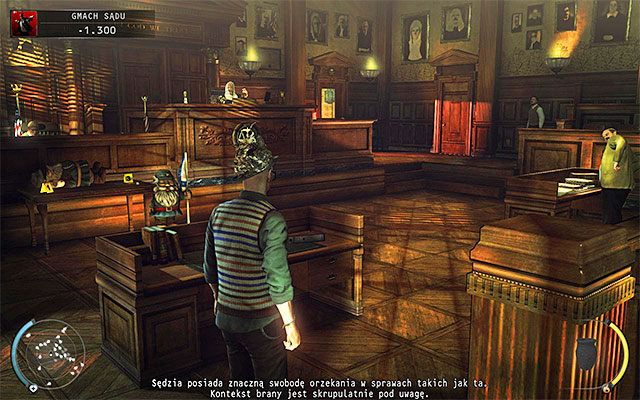 Wyjdź z toalety i powróć w towarzystwie strażnika na salę sądową - Dotarcie do cel w przebraniu oskarżonego (Gmach sądu) | 15 - Prawo Skurkyego - Hitman Absolution - poradnik do gry