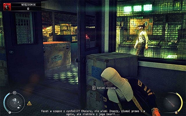 Wyrusz szybko w stronę stróżówki, korzystając cały czas z pozycji kucającej - Więzienie | 15 - Prawo Skurkyego | Solucja Hitman Rozgrzeszenie - Hitman Absolution - poradnik do gry