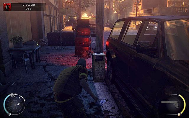 Docelowo powinieneś dotrzeć do ciągu budynków zlokalizowanych po lewej stronie - Otoczony | 16 - Operacja Młot Bojowy | Solucja Hitman Rozgrzeszenie - Hitman Absolution - poradnik do gry