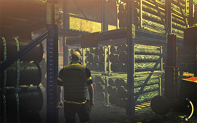 Możesz też jeszcze bardziej skrócić drogę i od razu wybrać się do pokazanej na powyższym screenie lewej platformy - Magazyn | 16 - Operacja Młot Bojowy | Solucja Hitman Rozgrzeszenie - Hitman Absolution - poradnik do gry