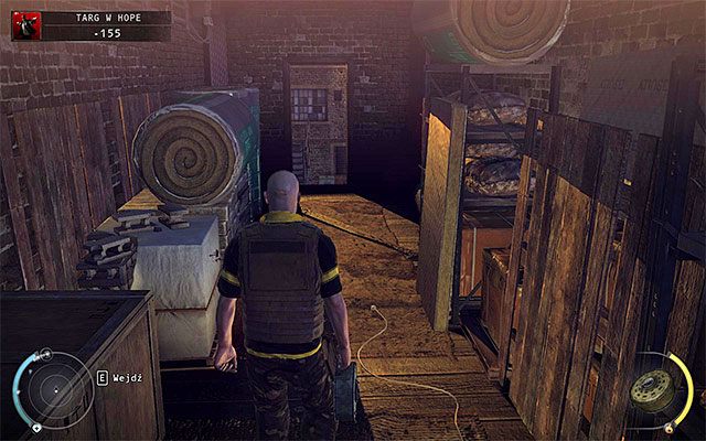 Dobrze byłoby dopiero teraz zastanowić się w jaki sposób dotrzeć do drzwi zlokalizowanych na samym końcu targowiska - Targ w Hope | 16 - Operacja Młot Bojowy | Solucja Hitman Rozgrzeszenie - Hitman Absolution - poradnik do gry