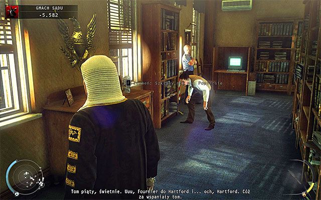 Udaj się teraz do pokazanej na powyższym screenie biblioteki, znajdującej się na pierwszym piętrze gmachu sądu - 15 - Prawo Skurkyego (09 - 11) | Wyzwania Hitman Rozgrzeszenie - Hitman Absolution - poradnik do gry