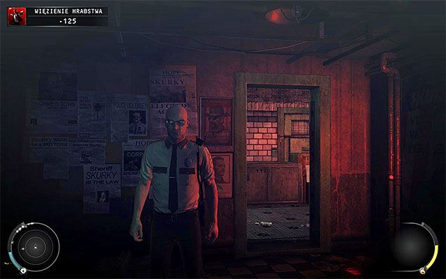 Przebranie policjanta z Hope można pozyskać wyłącznie w trakcie rozgrywania etapu Więzienie hrabstwa - 16 - Operacja Młot Bojowy | Wyzwania Hitman Rozgrzeszenie - Hitman Absolution - poradnik do gry