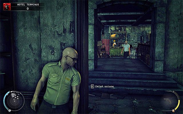 Do windy zlokalizowanej w piwnicy najbezpieczniej jest zbliżyć się w przebraniu woźnego - Dotarcie na siódme piętro hotelu (Hotel Terminus) | 3 - Terminus - Hitman Absolution - poradnik do gry