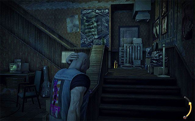 Twoje aktualne zadanie to dotarcie na wyższe piętro budynku i możesz tego dokonać do tego na dwa sposoby - Przebieralnie | 5 - Myśliwy i ofiara | Solucja Hitman Rozgrzeszenie - Hitman Absolution - poradnik do gry