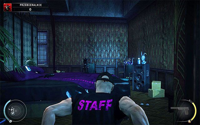 Na niższych poziomach trudności nie powinieneś nikogo spotkać na piętrze - Przebieralnie | 5 - Myśliwy i ofiara | Solucja Hitman Rozgrzeszenie - Hitman Absolution - poradnik do gry