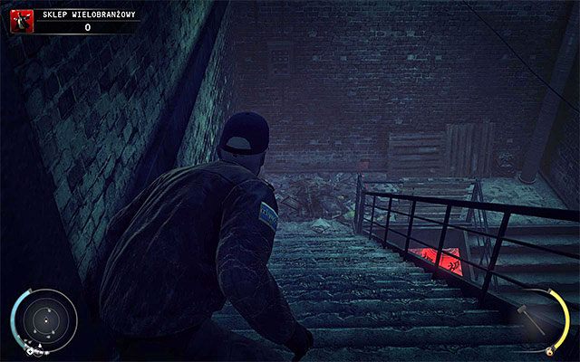 Skupmy się teraz na aktualnym zadaniu, czyli na dotarciu do wnętrza sklepu wielobranżowego - Przedostanie się do wnętrza sklepu (Sklep wielobranżowy) | 5 - Myśliwy i ofiara - Hitman Absolution - poradnik do gry