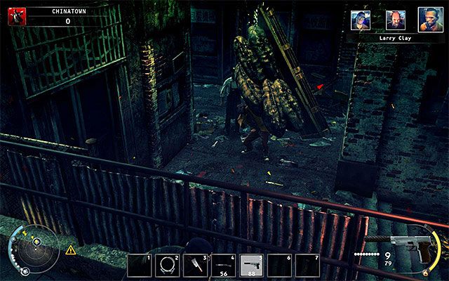 Zaczekaj na odpowiedni moment i oddaj strzał w stronę łańcucha przytrzymującego ładunek - Zamordowanie Larryego Claya (Chinatown) | 5 - Myśliwy i ofiara - Hitman Absolution - poradnik do gry