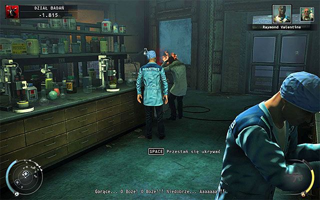Pozostało ci już tylko zaczekać aż zjawi się tu doktor Valentine i przetestuje produkt - Zamordowanie doktora Raymonda Valentinea (Dział badań) | 12 - Fabryka śmierci - Hitman Absolution - poradnik do gry