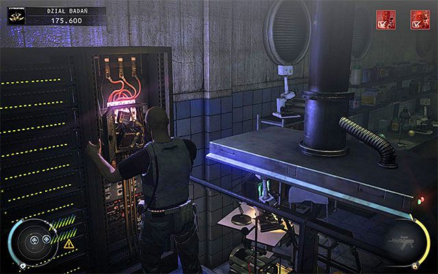 Na sam koniec sabotuj dwie skrzynki z bezpiecznikami i skorzystaj z jedynego dostępnego przejścia, dzięki któremu opuścisz kompleks badawczy - Zniszczenie wyników badań Ashforda (Dział badań) | 12 - Fabryka śmierci - Hitman Absolution - poradnik do gry