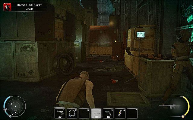 Jeżeli chcesz przedostać się do kolejnej lokacji w stroju Patrioty, tak by móc stanąć w ringu z Sanchezem, to musisz oczywiście pozyskać wspomniane wyżej przebranie - Założenie stroju Patrioty (Hangar Patrioty) | 13 - Noc walki - Hitman Absolution - poradnik do gry