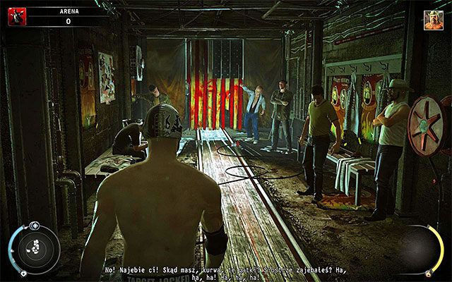 Podążaj liniową ścieżką, docierając po kilku chwilach do przejścia prowadzącego na arenę (powyższy screen) - Stoczenie pojedynku na ringu z Sanchezem (Arena) | 13 - Noc walki - Hitman Absolution - poradnik do gry